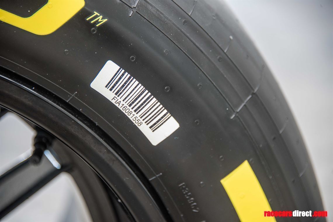 f1-official-18-inch-pirelli-rear-tire-rim