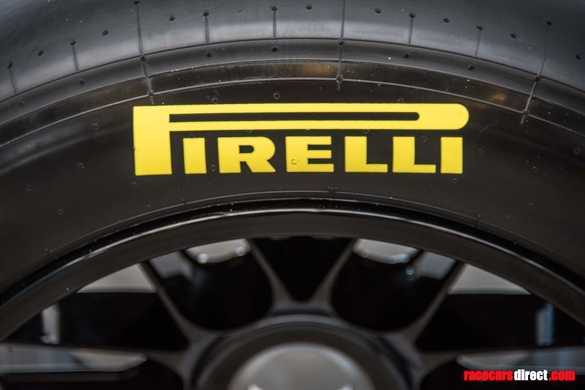 f1-official-18-inch-pirelli-rear-tire-rim