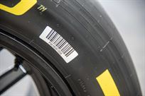 f1-official-18-inch-pirelli-rear-tire-rim