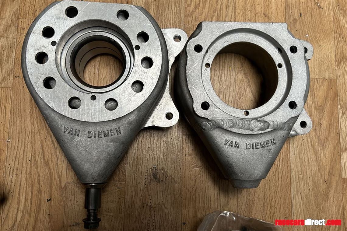 van-dieman-rf93-04-rear-uprights