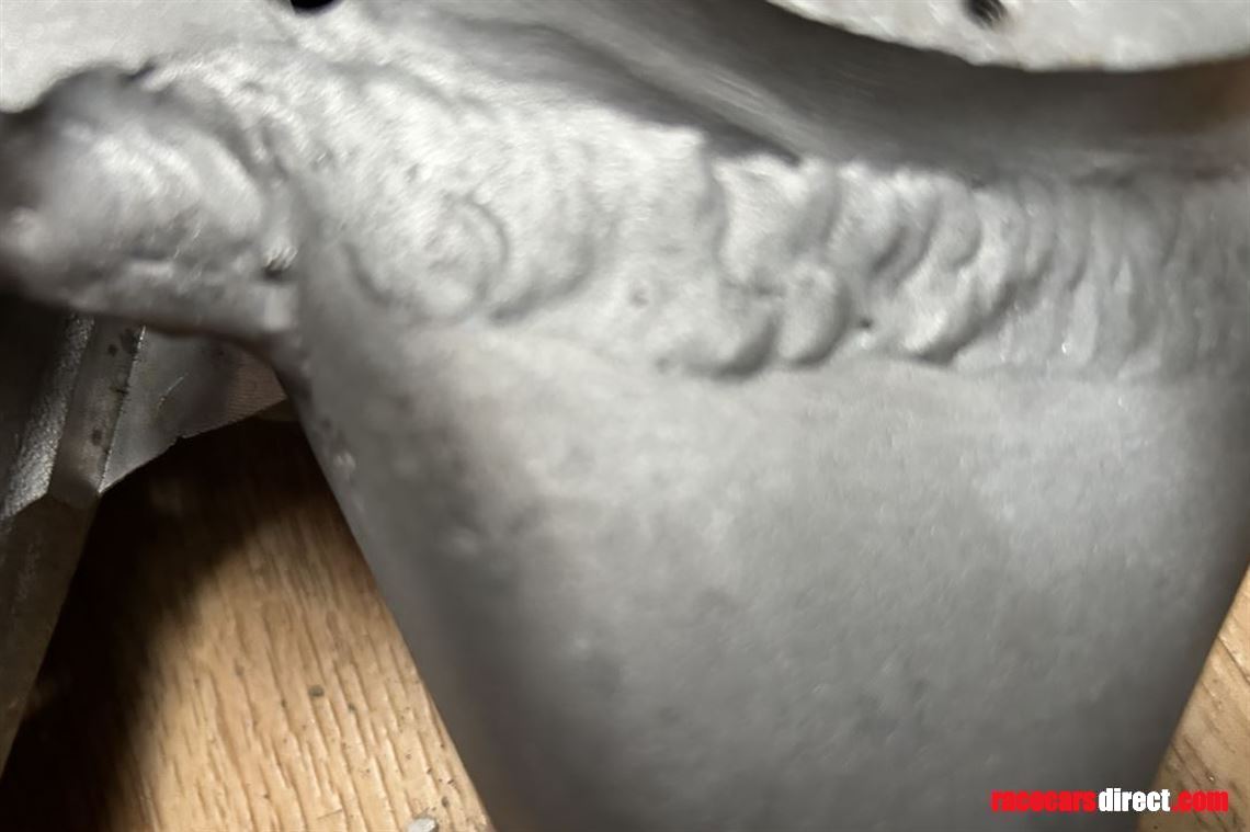 van-dieman-rf93-04-rear-uprights