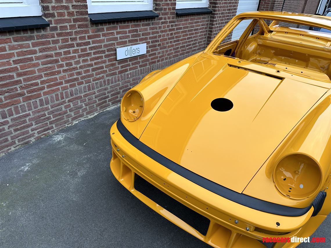 porsche-930934-race-shell