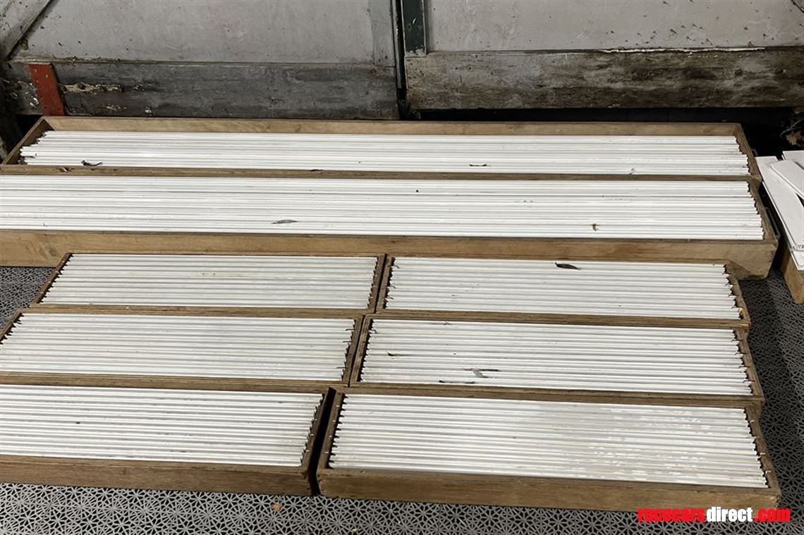 white-pitwall-frames