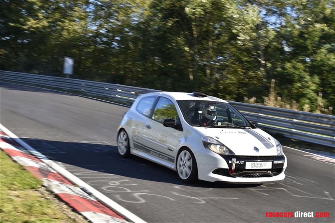 clio-cup-racer-x85