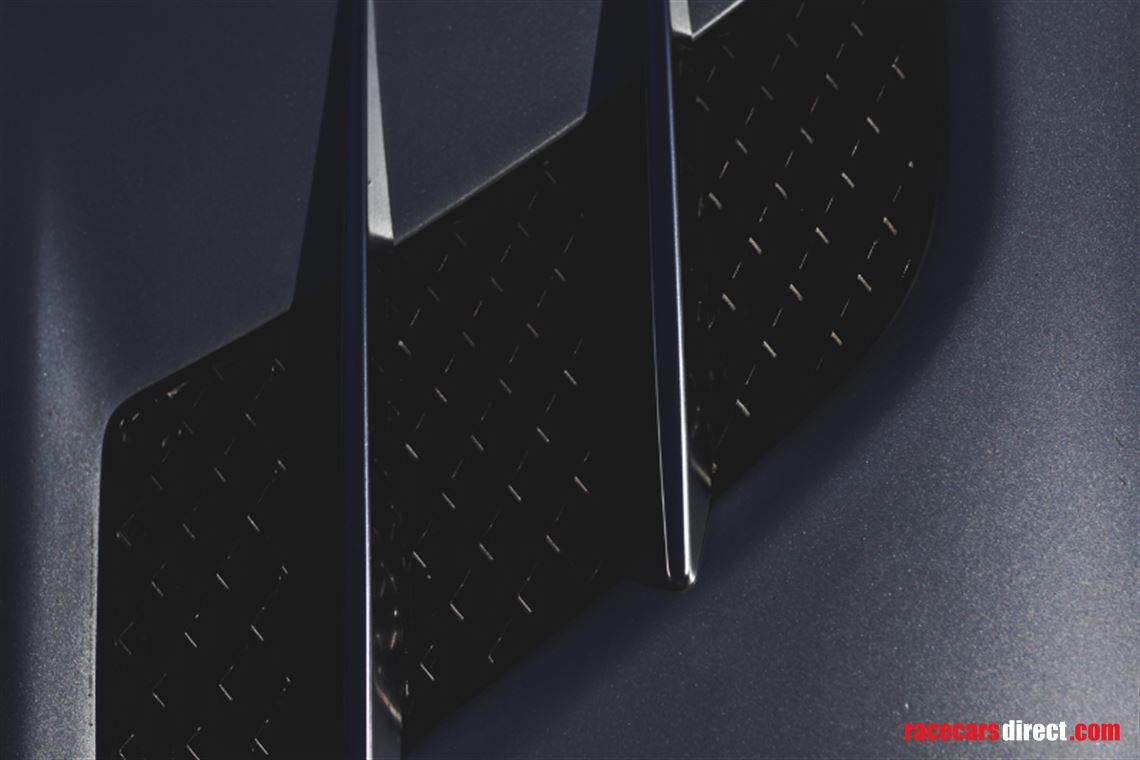 sold-2011-mercedes-sls-amg-gt3