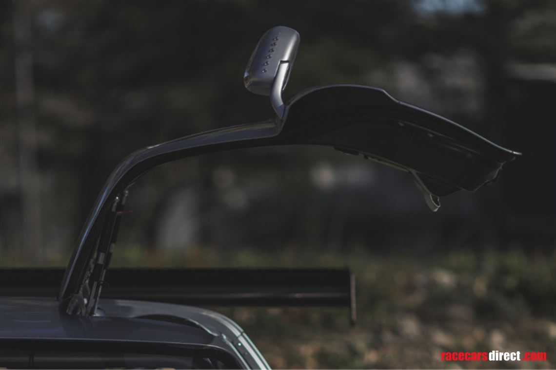 sold-2011-mercedes-sls-amg-gt3