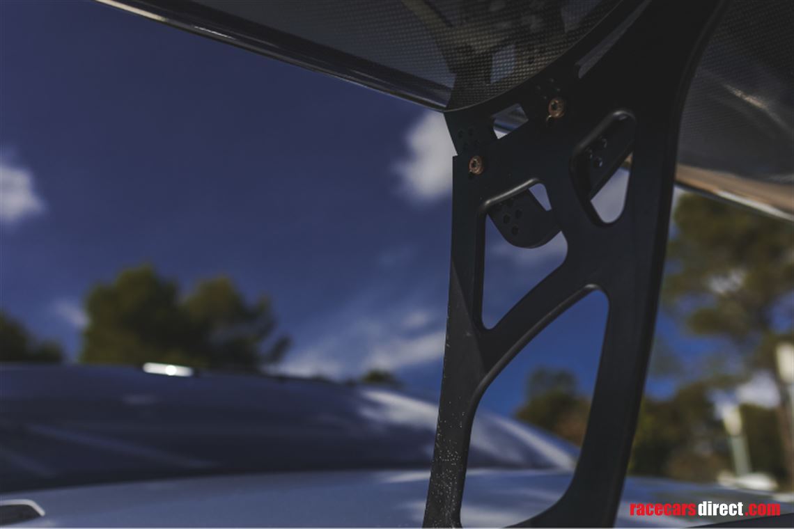 sold-2011-mercedes-sls-amg-gt3