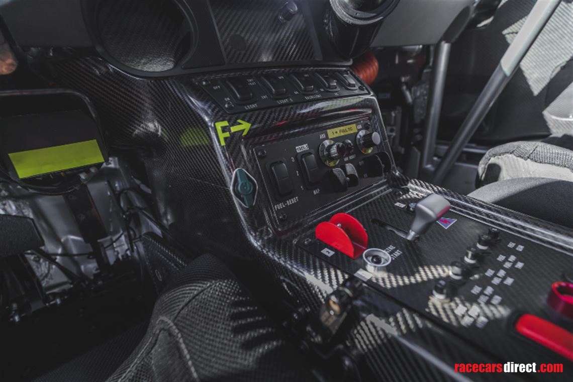 sold-2011-mercedes-sls-amg-gt3