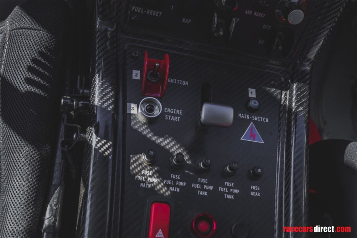 sold-2011-mercedes-sls-amg-gt3