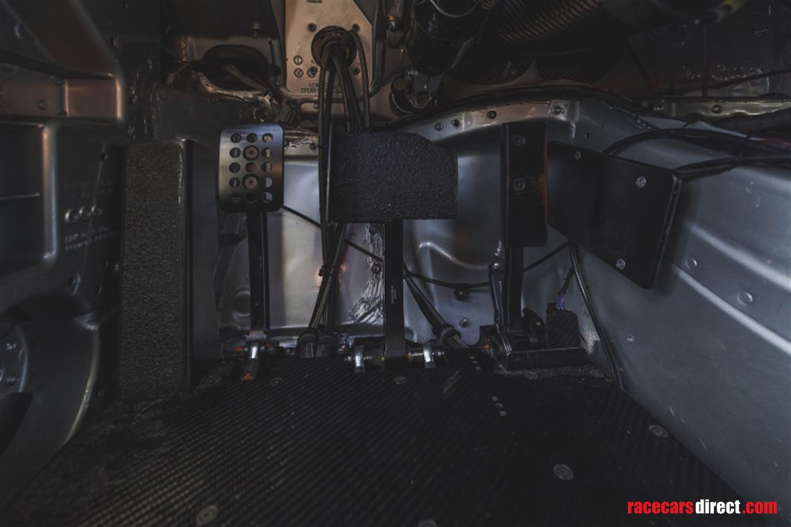 sold-2011-mercedes-sls-amg-gt3