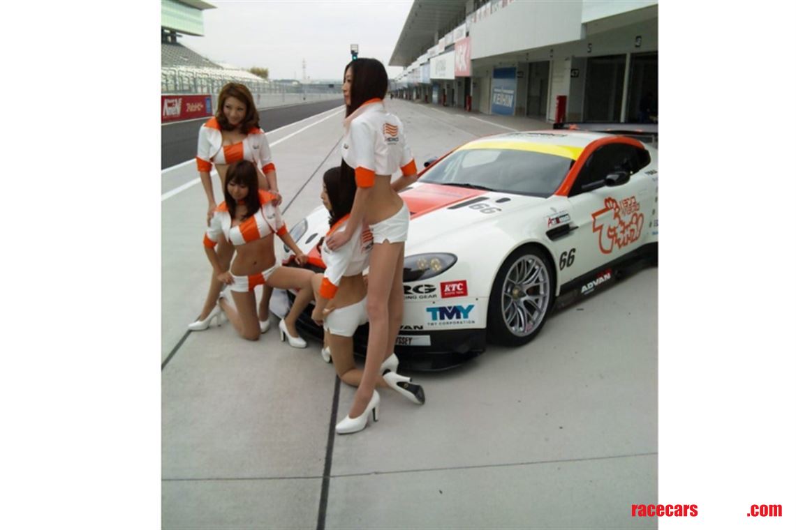 2010-aston-martin-v8-vantage-gt2