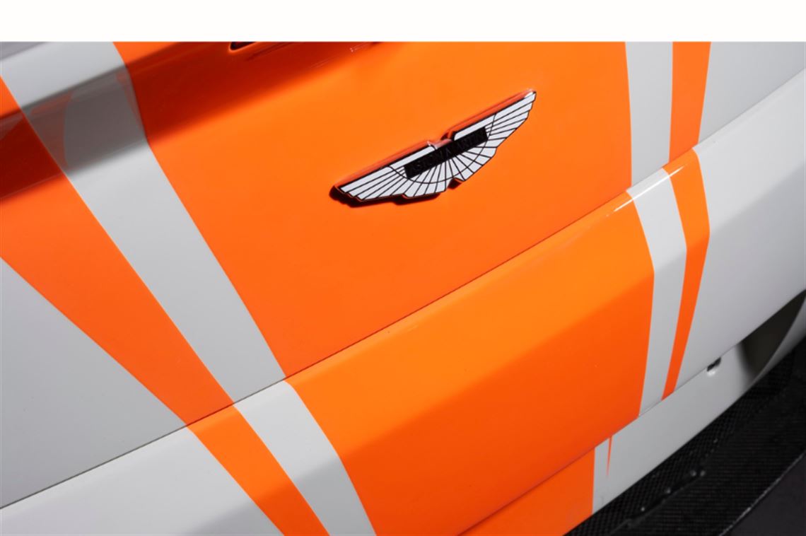 2010-aston-martin-v8-vantage-gt2