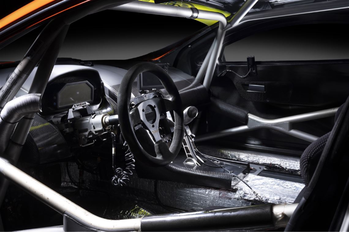 2010-aston-martin-v8-vantage-gt2