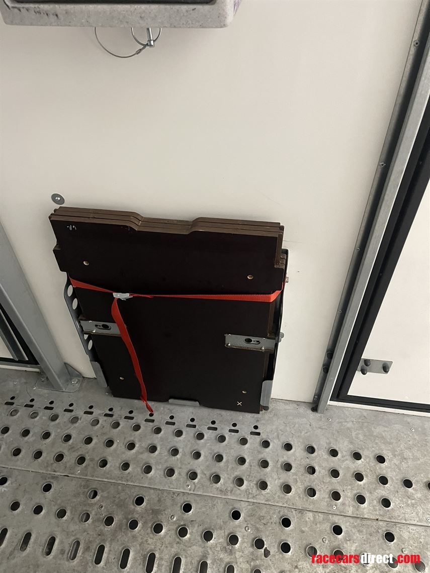 high-spec-brian-james-trailer-rt6---black