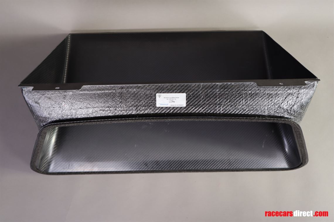 porsche-9911-gt3r-air-routing-middle-lid