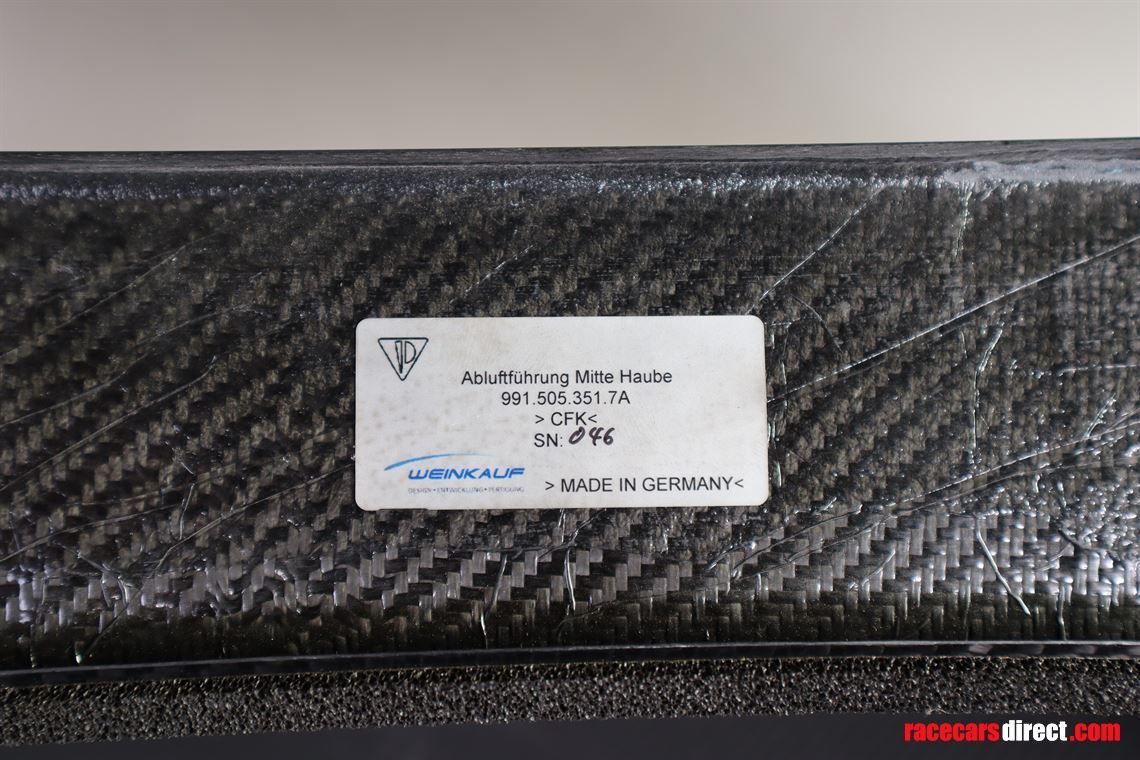 porsche-9911-gt3r-air-routing-middle-lid