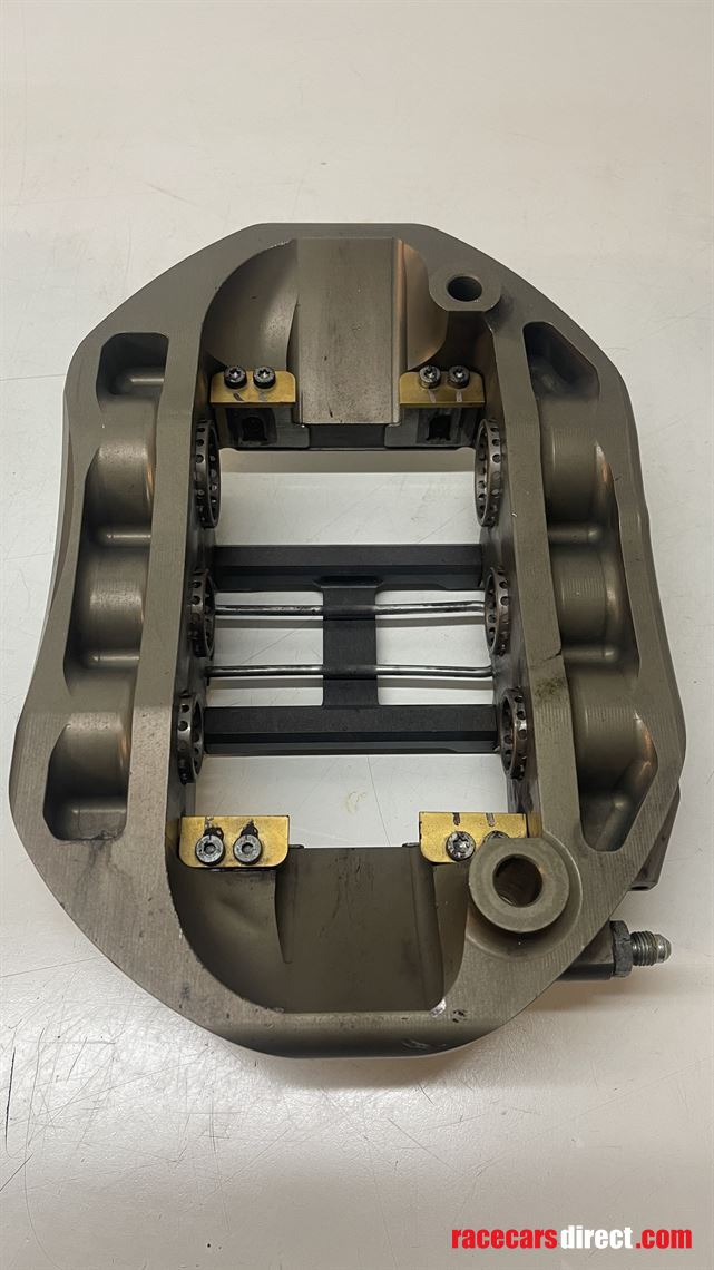 set-brembo-monoblock-6-pot-endurance-calipers