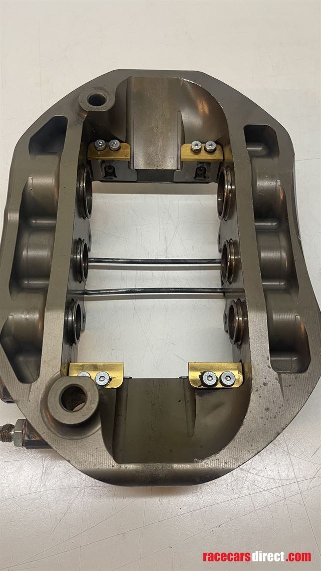 set-brembo-monoblock-6-pot-endurance-calipers