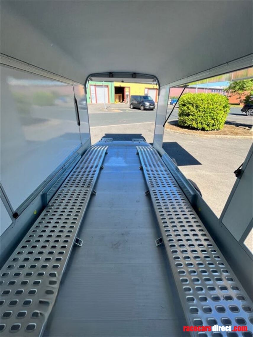 debon-c1000-enclosed-trailer