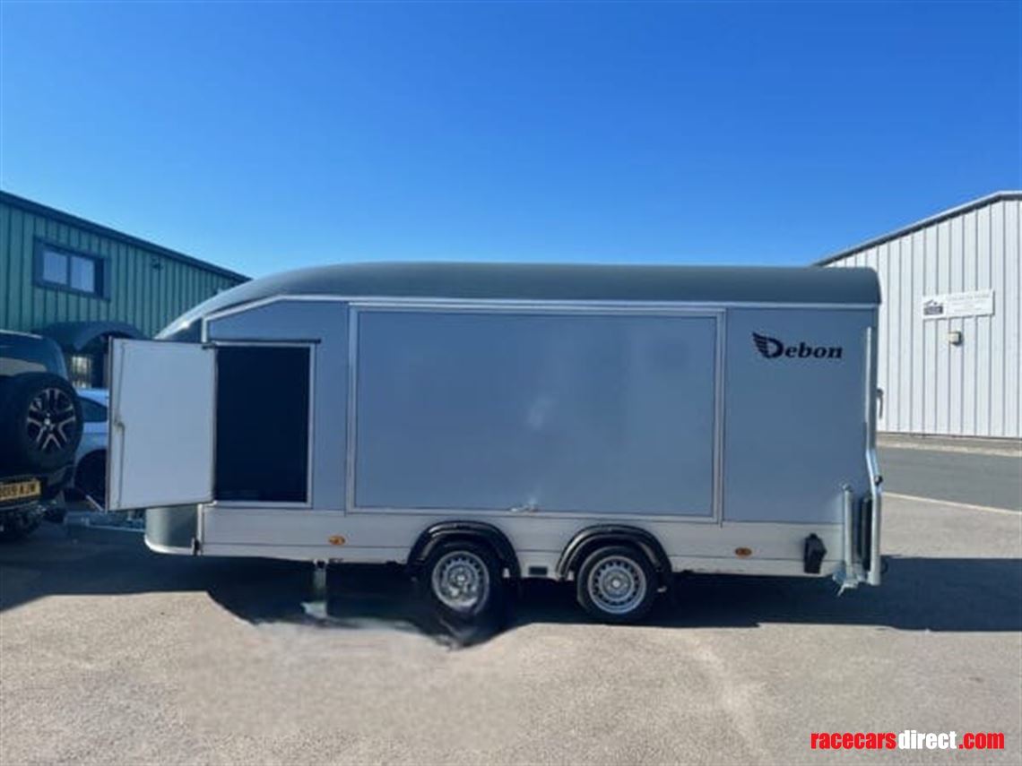 debon-c1000-enclosed-trailer