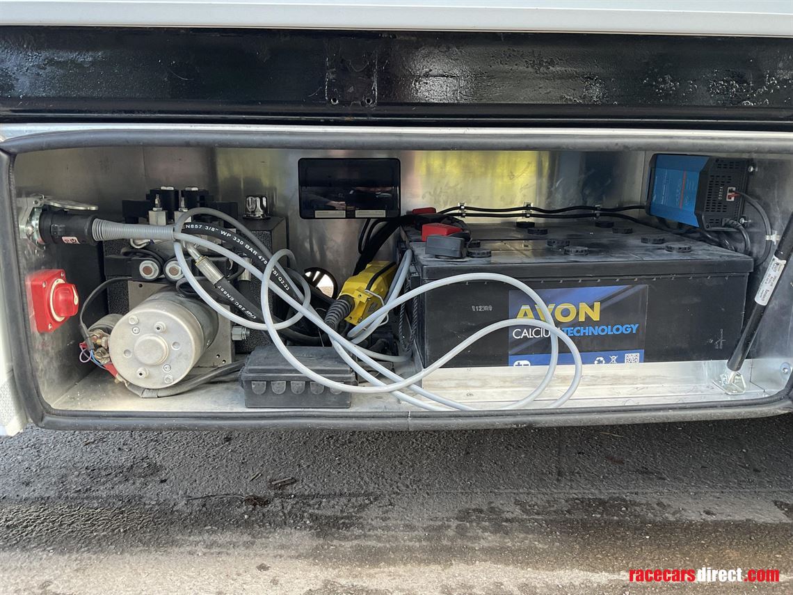 4-car-race-transporter-with-office