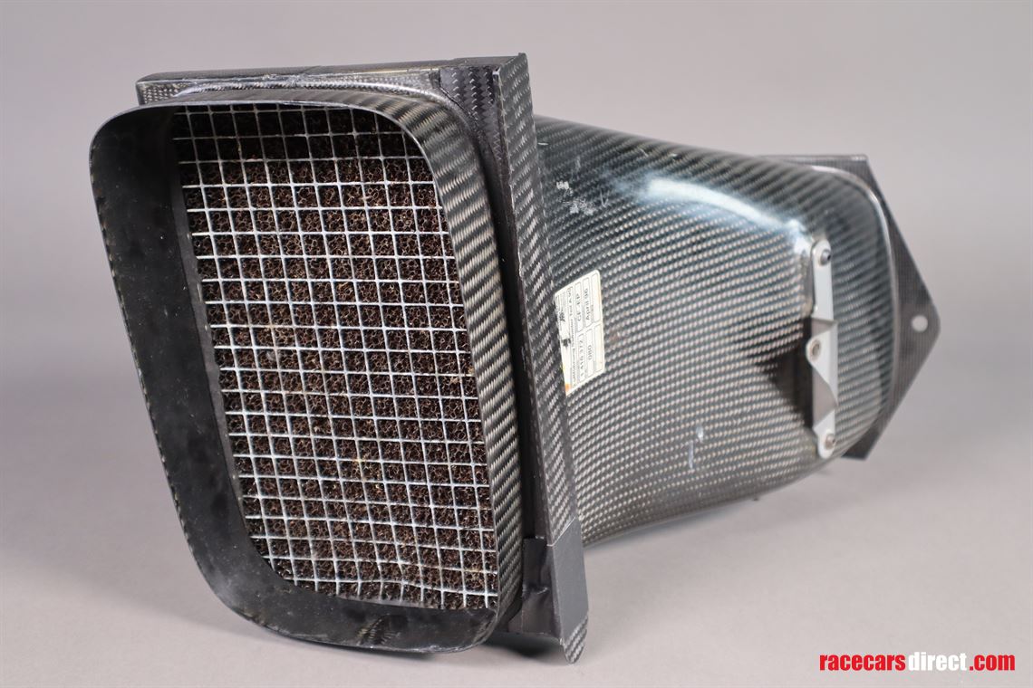 audi-stw-carbon-air-duct-collector-front-part