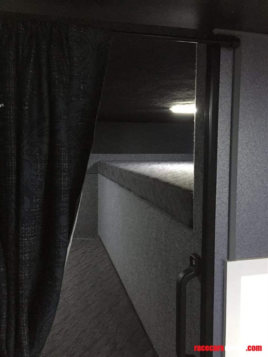 renault-midlum-race-truck