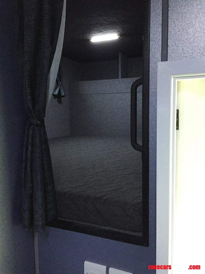 renault-midlum-race-truck