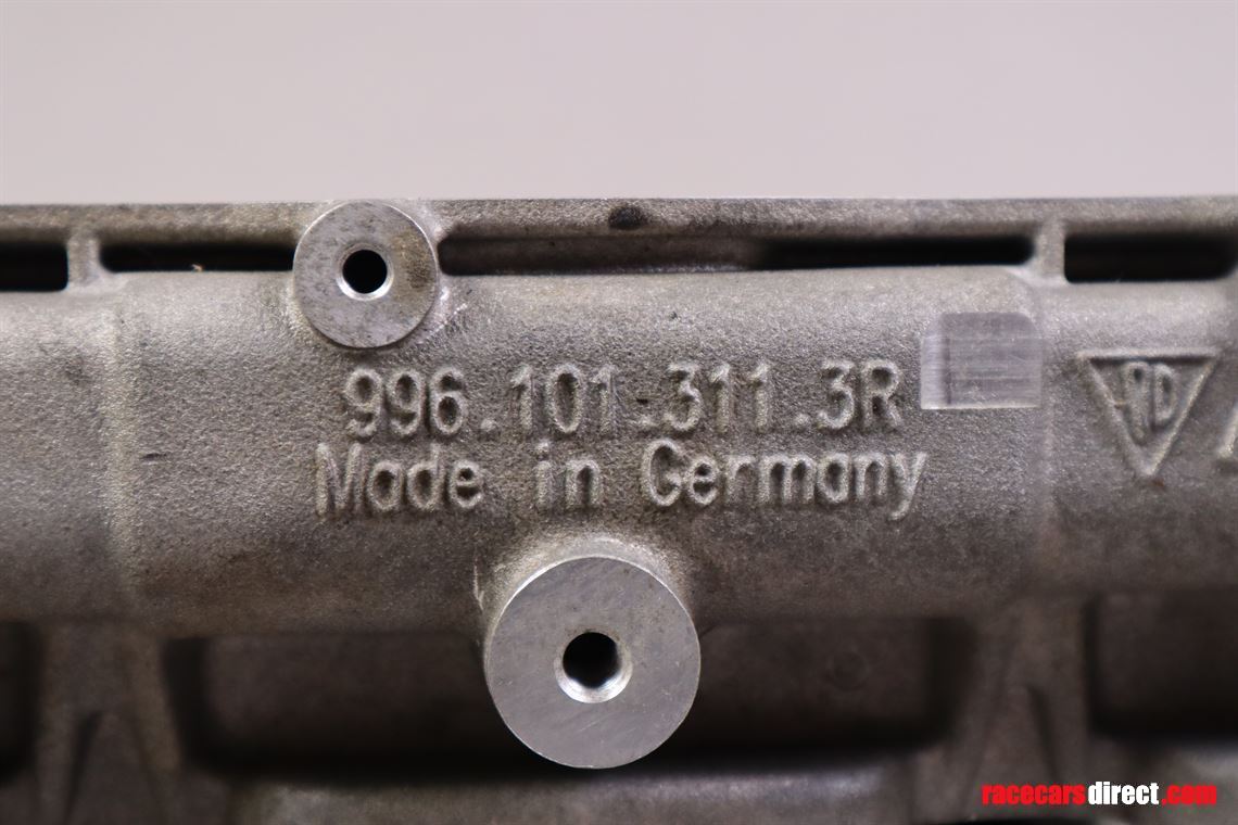 porsche-996-rsr-38l-and-997-rsr-cylinders