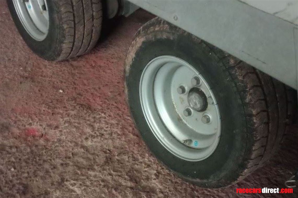 woodford-covered-trailer