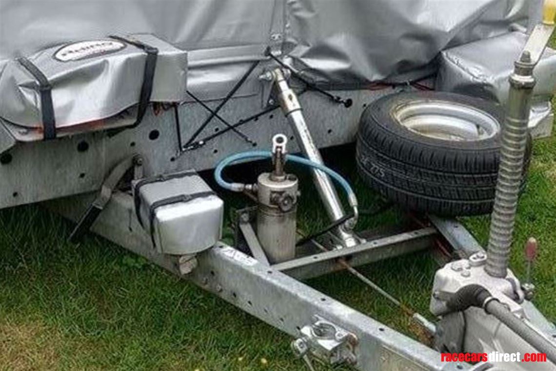 woodford-covered-trailer