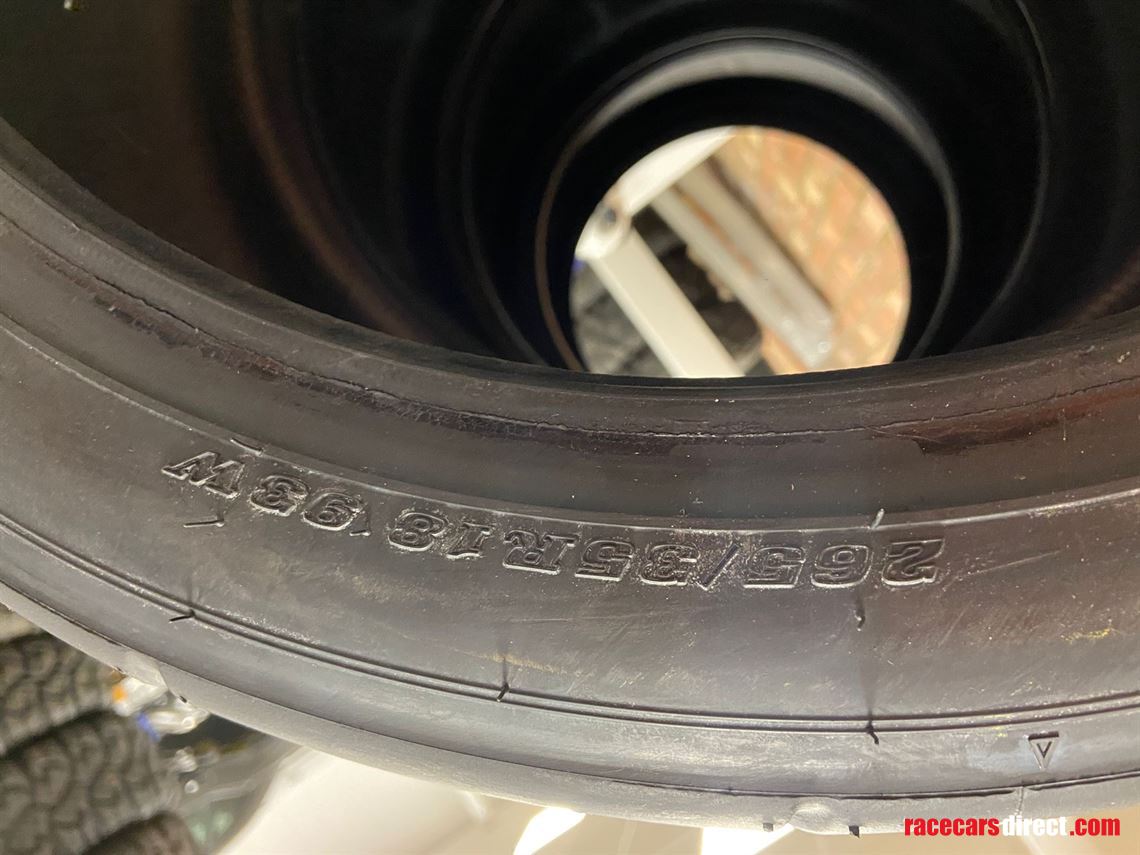 dunlop-direzza-race-tyres-26535r-18