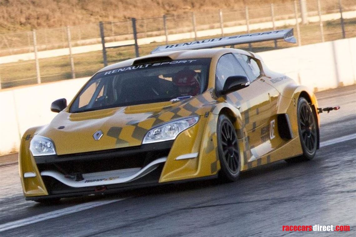 wanted-renault-megane-trophy-spare-wheels