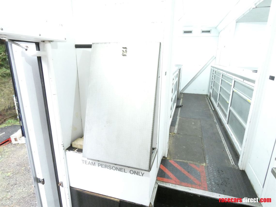 sdc-prodrive-5-tri-axle-raceworkshop-trailer