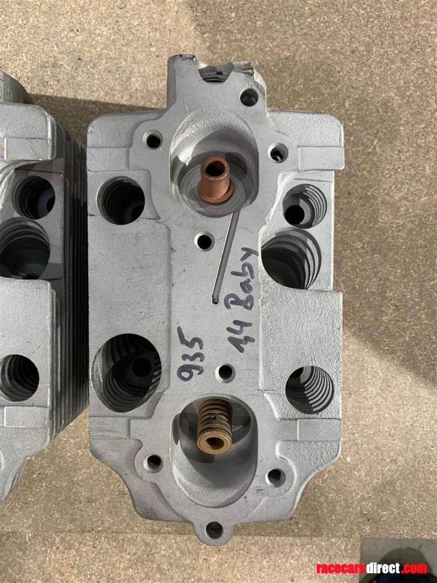 porsche-935-baby-14l-cylinder-heads