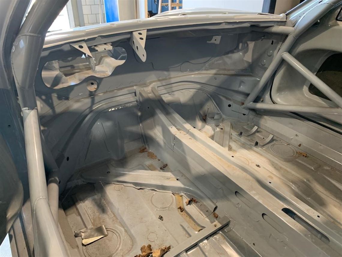 porsche-996-gt2-r-body-with-front-and-rear-bu