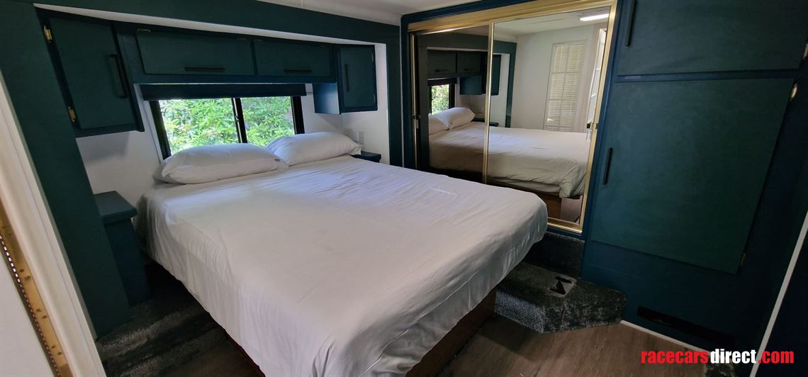 2005-monaco-cayman-american-rv