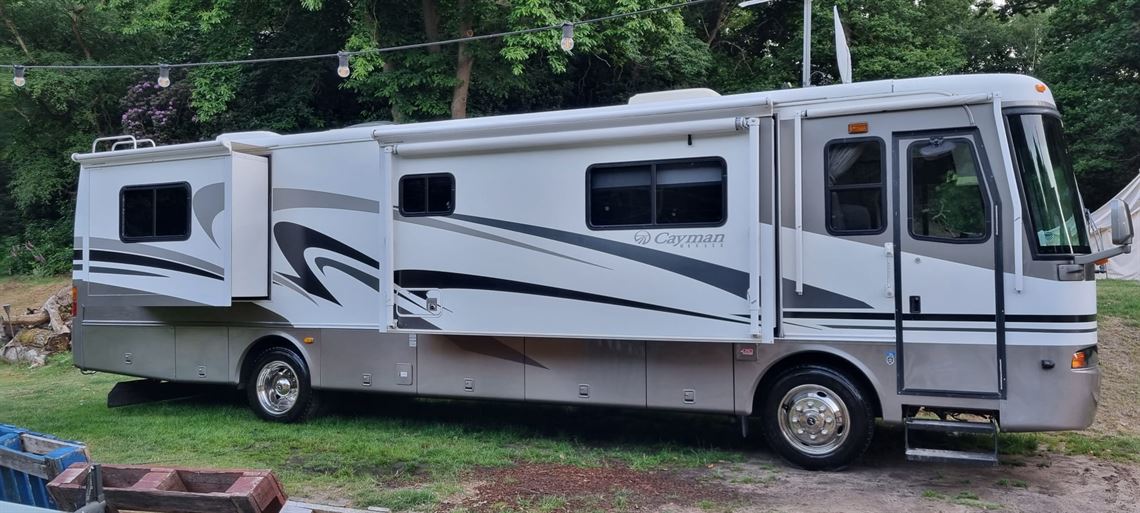 2005-monaco-cayman-american-rv