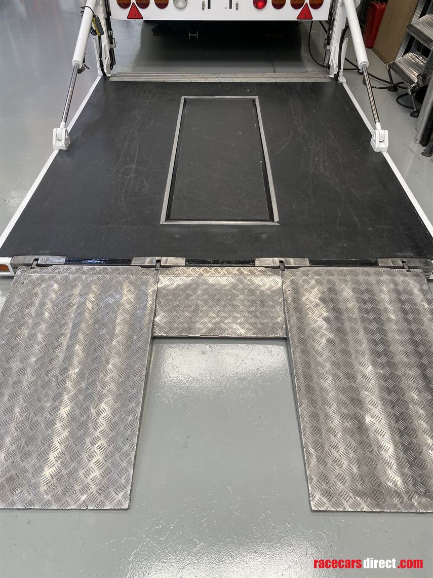 bence-tri-axle-trailer