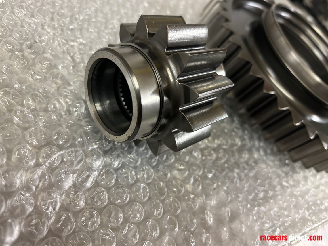 xtrac-crown-wheel-and-pinion