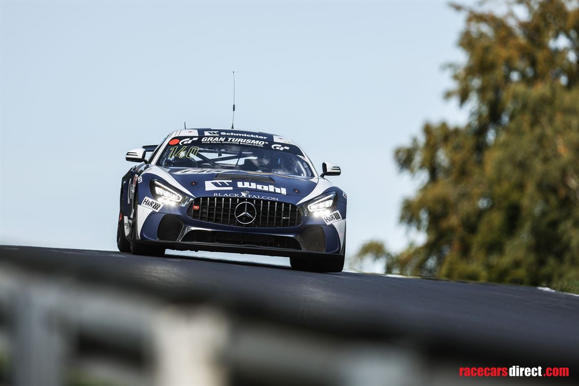 mercedes-amg-gt4-in-immaculate-condition