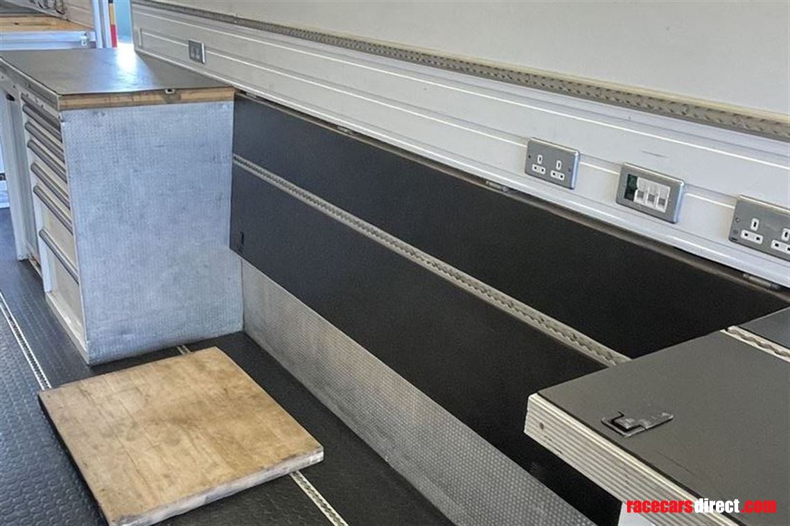 2-gt-or-3-formula-car-transporter