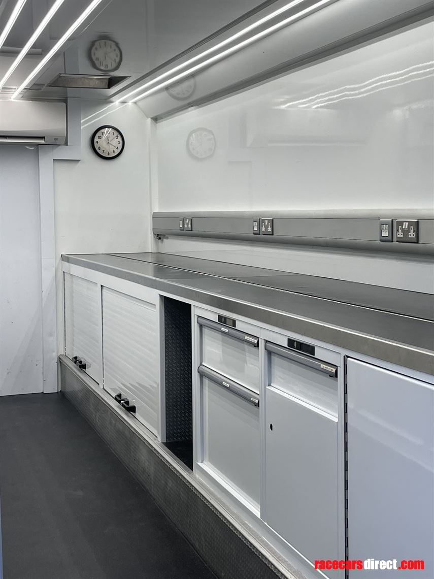 2-formula-car-transporter-with-large-office-a