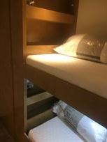 luxury-motorhome-with-1-car-carrying-capacity