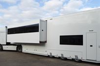 luxury-motorhome-with-1-car-carrying-capacity