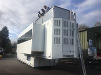 luxury-motorhome-with-1-car-carrying-capacity