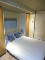 luxury-motorhome-with-1-car-carrying-capacity