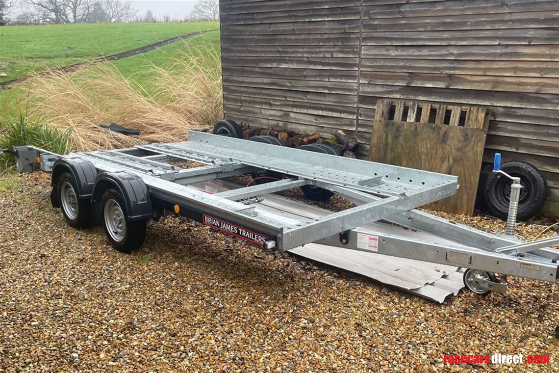 brian-james-car-hauler-4mx2m-mint