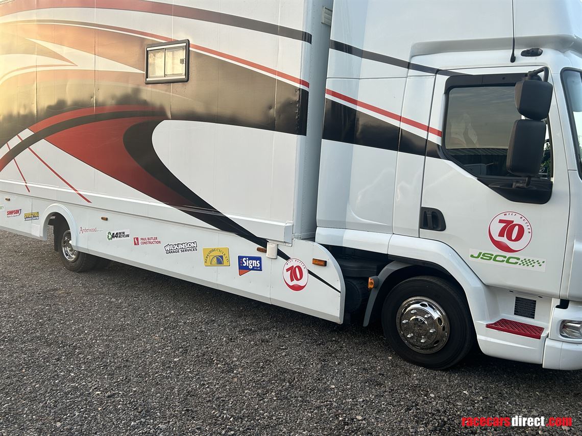 75-t-race-transporter-with-living