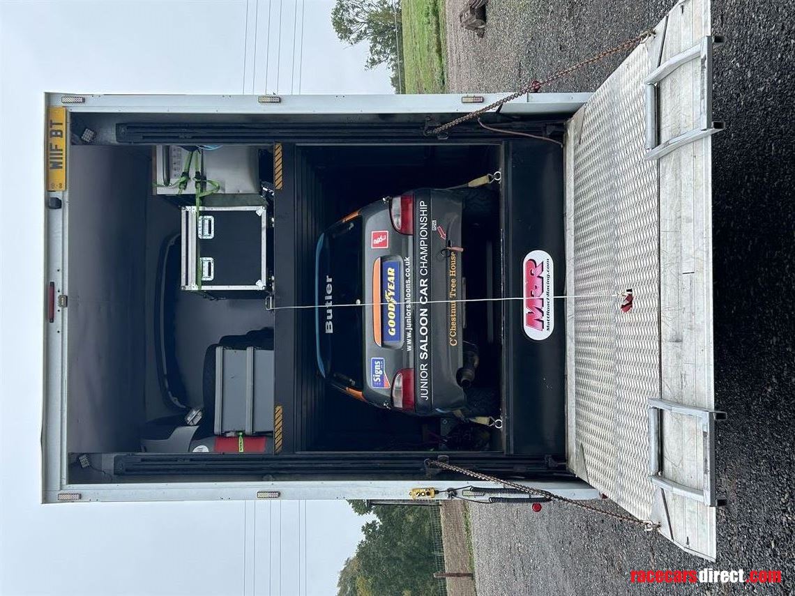 75-t-race-transporter-with-living